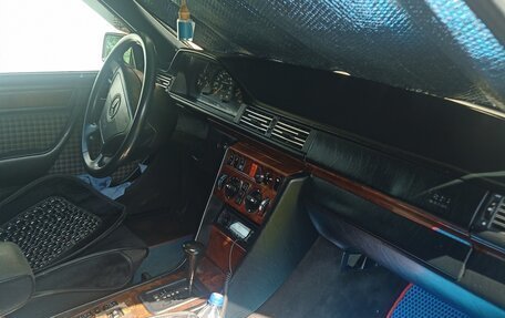 Mercedes-Benz E-Класс, 1993 год, 540 000 рублей, 9 фотография