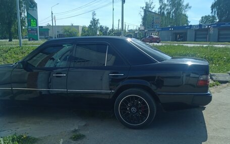 Mercedes-Benz E-Класс, 1993 год, 540 000 рублей, 14 фотография