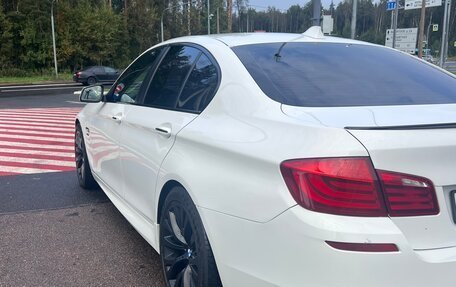BMW 5 серия, 2011 год, 1 950 000 рублей, 6 фотография