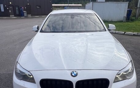BMW 5 серия, 2011 год, 1 950 000 рублей, 9 фотография