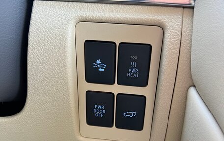 Toyota Land Cruiser 200, 2016 год, 4 400 000 рублей, 19 фотография