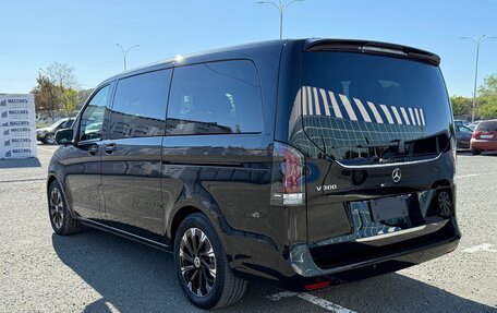 Mercedes-Benz V-Класс, 2025 год, 9 600 000 рублей, 4 фотография