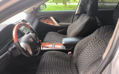 Toyota Camry, 2009 год, 1 300 000 рублей, 9 фотография