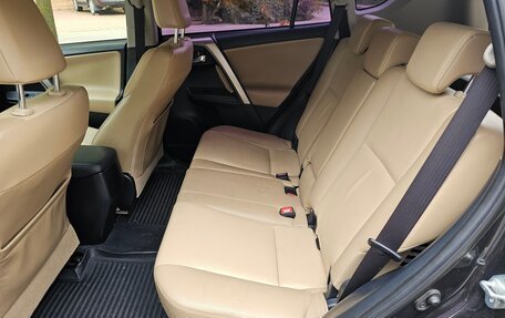 Toyota RAV4, 2015 год, 1 870 000 рублей, 9 фотография