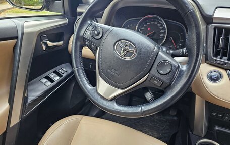 Toyota RAV4, 2015 год, 1 870 000 рублей, 10 фотография