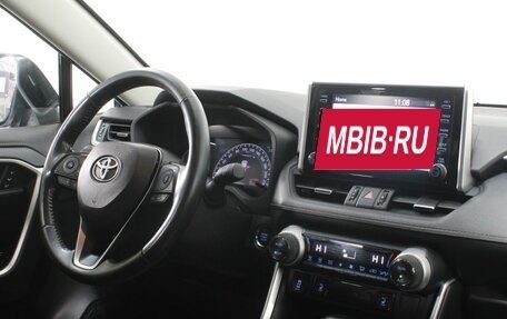 Toyota RAV4, 2021 год, 3 165 000 рублей, 11 фотография