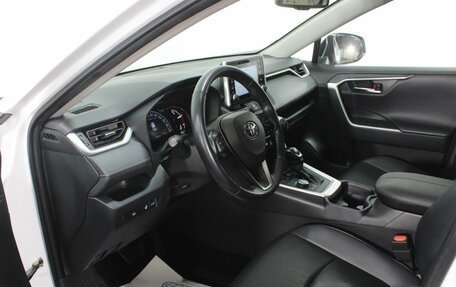 Toyota RAV4, 2021 год, 3 165 000 рублей, 16 фотография