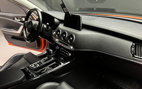 KIA Stinger I, 2019 год, 2 500 000 рублей, 24 фотография