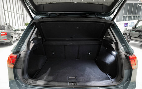 Volkswagen Tiguan II, 2020 год, 2 450 000 рублей, 14 фотография