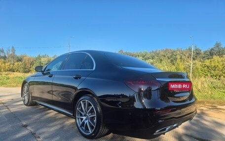 Mercedes-Benz E-Класс, 2022 год, 5 200 000 рублей, 23 фотография