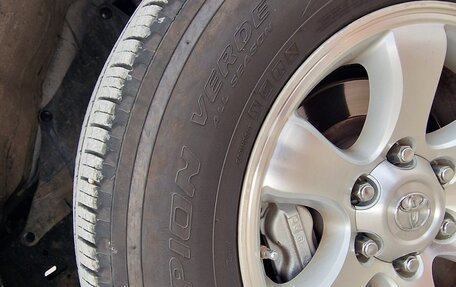 Toyota Land Cruiser Prado 120 рестайлинг, 2009 год, 2 750 000 рублей, 10 фотография