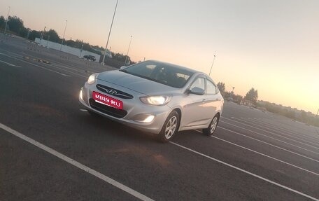 Hyundai Solaris II рестайлинг, 2012 год, 630 000 рублей, 1 фотография