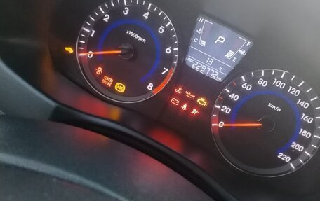 Hyundai Solaris II рестайлинг, 2012 год, 630 000 рублей, 15 фотография