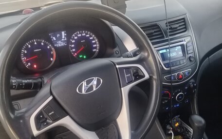 Hyundai Solaris II рестайлинг, 2012 год, 630 000 рублей, 10 фотография