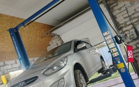 Hyundai Solaris II рестайлинг, 2012 год, 630 000 рублей, 13 фотография