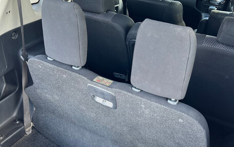 Toyota Corolla Spacio II, 2002 год, 700 000 рублей, 14 фотография