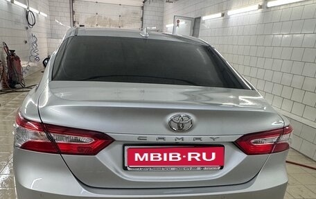 Toyota Camry, 2021 год, 3 400 000 рублей, 2 фотография
