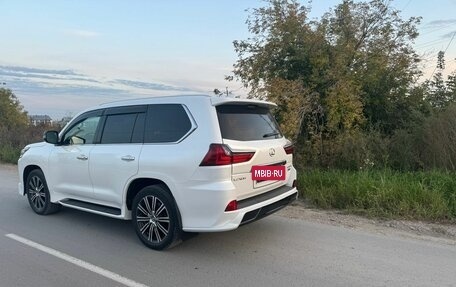 Lexus LX III, 2018 год, 10 500 000 рублей, 3 фотография