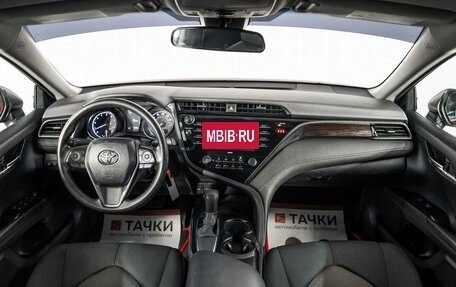 Toyota Camry, 2020 год, 2 150 000 рублей, 8 фотография