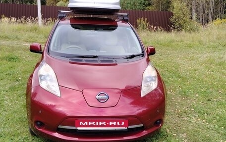 Nissan Leaf I, 2011 год, 700 000 рублей, 3 фотография