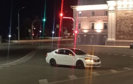 Skoda Octavia, 2018 год, 1 350 000 рублей, 2 фотография