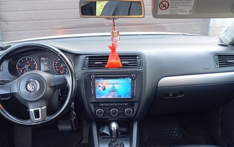 Volkswagen Jetta VI, 2013 год, 1 000 000 рублей, 9 фотография