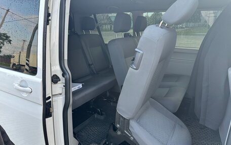 Volkswagen Caravelle T5, 2014 год, 2 080 000 рублей, 5 фотография