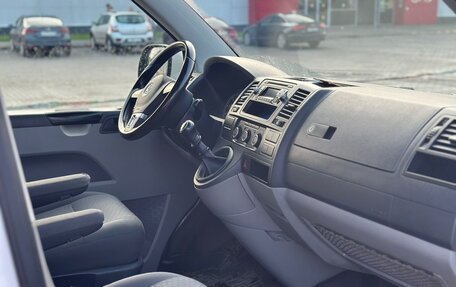 Volkswagen Caravelle T5, 2014 год, 2 080 000 рублей, 8 фотография