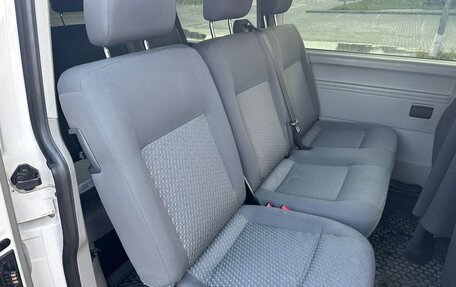 Volkswagen Caravelle T5, 2014 год, 2 080 000 рублей, 7 фотография