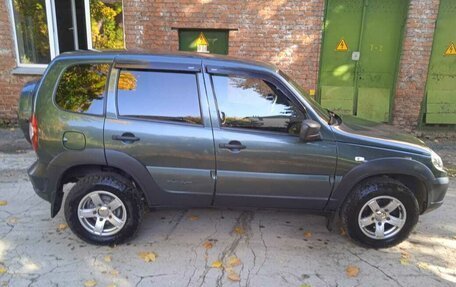 Chevrolet Niva I рестайлинг, 2018 год, 750 000 рублей, 4 фотография