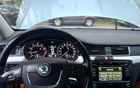 Skoda Superb III рестайлинг, 2012 год, 1 090 000 рублей, 12 фотография