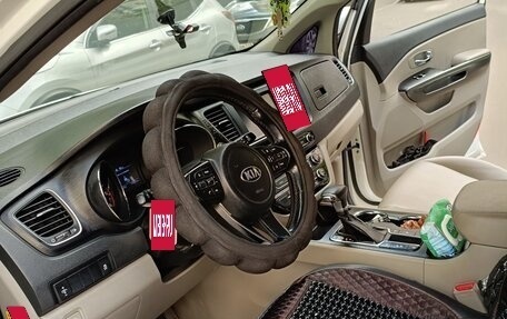 KIA Carnival III, 2019 год, 2 550 000 рублей, 16 фотография