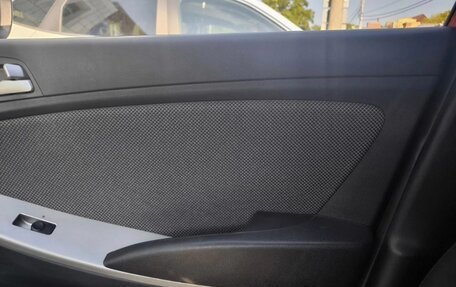 Hyundai Solaris II рестайлинг, 2011 год, 900 000 рублей, 5 фотография