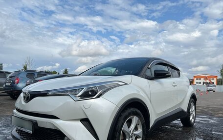 Toyota C-HR I рестайлинг, 2019 год, 2 650 000 рублей, 7 фотография