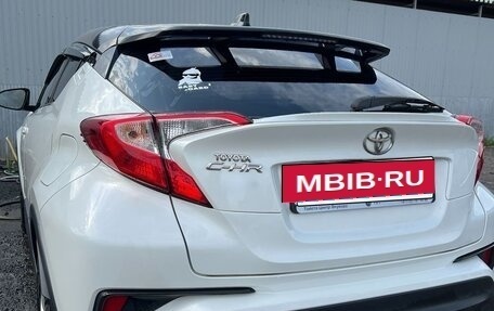 Toyota C-HR I рестайлинг, 2019 год, 2 650 000 рублей, 9 фотография