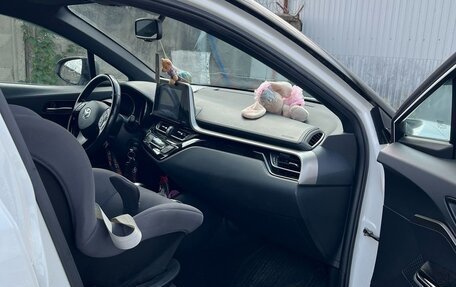 Toyota C-HR I рестайлинг, 2019 год, 2 650 000 рублей, 14 фотография