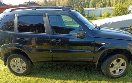 Chevrolet Niva I рестайлинг, 2011 год, 600 000 рублей, 1 фотография