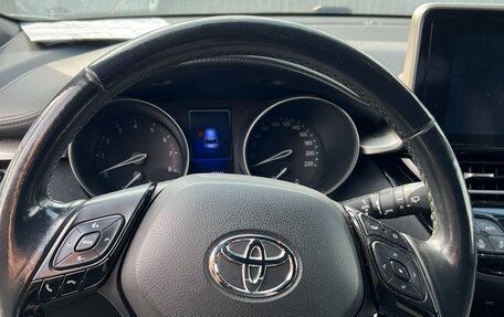 Toyota C-HR I рестайлинг, 2019 год, 2 650 000 рублей, 25 фотография
