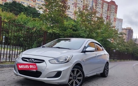 Hyundai Solaris II рестайлинг, 2011 год, 520 000 рублей, 3 фотография