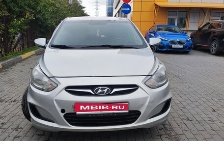 Hyundai Solaris II рестайлинг, 2011 год, 520 000 рублей, 1 фотография