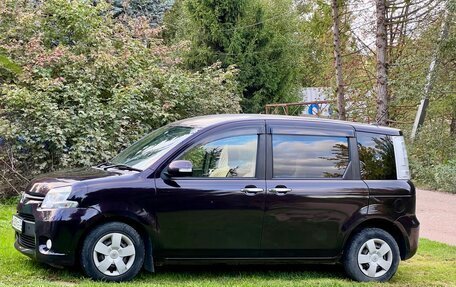 Toyota Sienta I, 2012 год, 1 050 000 рублей, 3 фотография