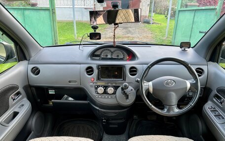 Toyota Sienta I, 2012 год, 1 050 000 рублей, 7 фотография