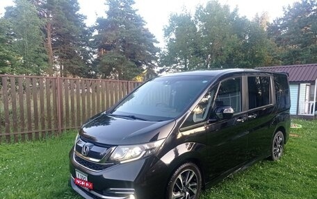 Honda Stepwgn IV, 2016 год, 1 800 000 рублей, 3 фотография