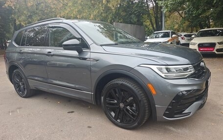 Volkswagen Tiguan II, 2021 год, 3 550 000 рублей, 1 фотография