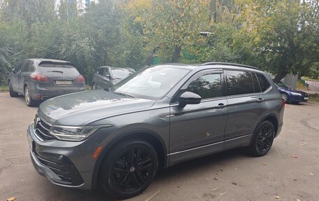 Volkswagen Tiguan II, 2021 год, 3 550 000 рублей, 2 фотография