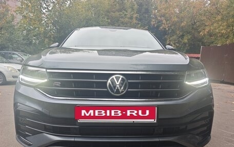 Volkswagen Tiguan II, 2021 год, 3 550 000 рублей, 3 фотография