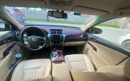 Toyota Camry, 2012 год, 1 900 000 рублей, 6 фотография