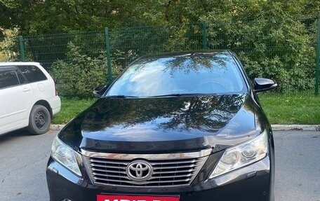 Toyota Camry, 2012 год, 1 900 000 рублей, 3 фотография