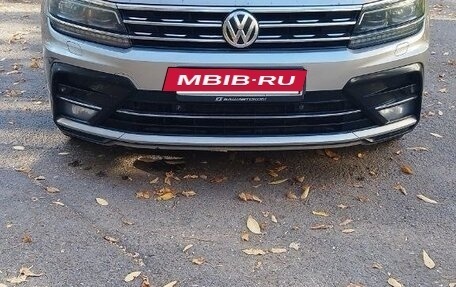 Volkswagen Tiguan II, 2019 год, 2 050 000 рублей, 2 фотография