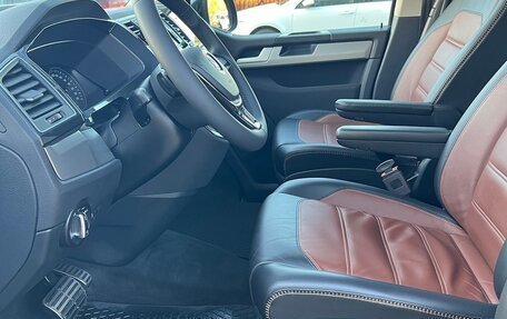 Volkswagen Multivan T6 рестайлинг, 2018 год, 4 600 000 рублей, 11 фотография